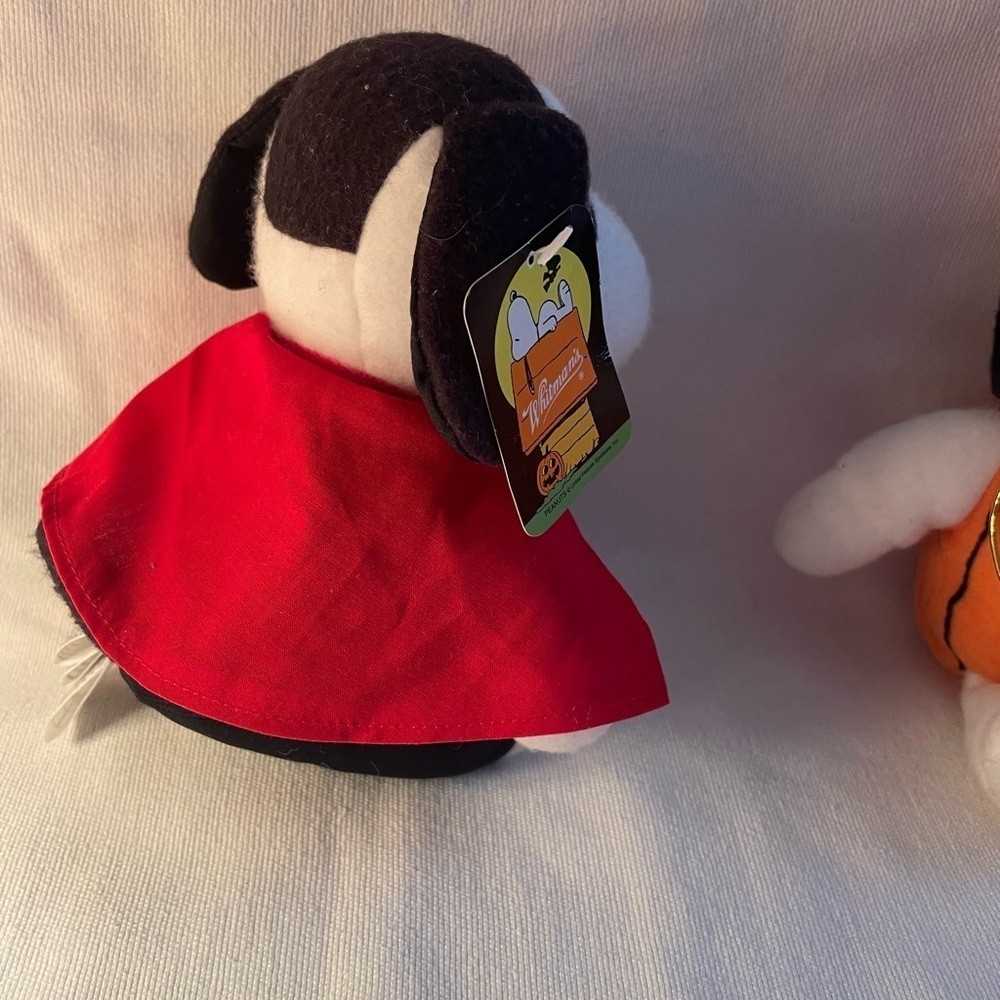 Whitman’s Halloween Snoopy Dracula and Snoopy Pumpkin Plush Set NWT - Picture 3 of 8